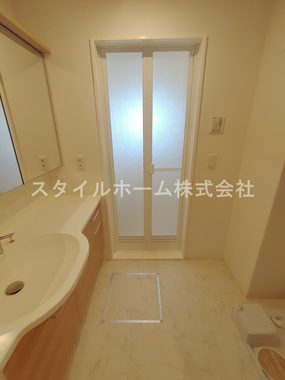 ギャレ花水木の洗面所|別部屋写真です。