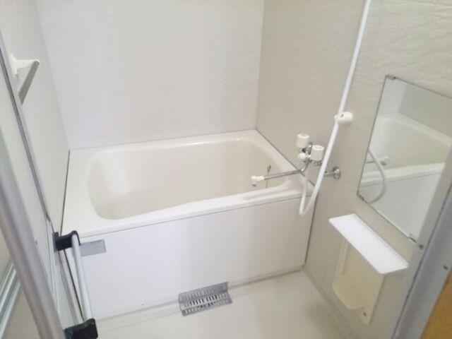 川口市榛松２丁目のアパートの浴室