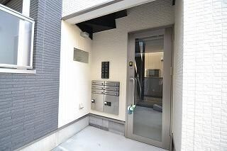 ヒュッゲ南町のエントランス
