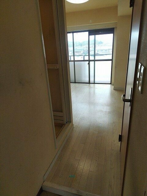 プラム春日部の玄関