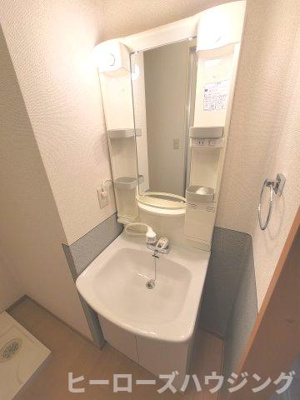 【洗面所】 | ヴィラ・グレイスＡ  | ※同タイプの写真となり、実際のお部屋とは異なる場合があります