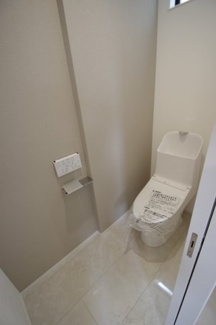 【トイレ】 | 【仲介手数料無料！！】八王子市絹ヶ丘1丁目　未入居戸建て　１号棟　6180万円