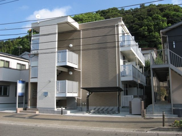 レオパレスネストⅢの外観|外観は落ち着いています