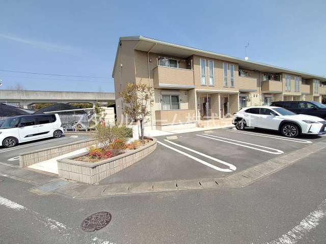 サンハイム野路の駐車場