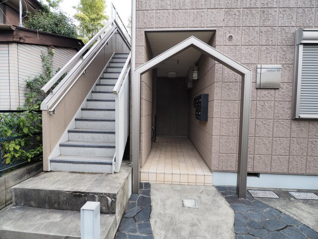 【エントランス】 | ラウレア下北沢