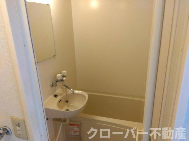 レオパレス坂出の浴室