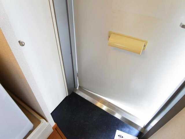 レオパレスメゾンソレイユⅡの玄関|きれいな玄関です