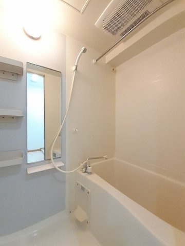 メゾン　ド　ブローテＢの浴室|コンパクトで使いやすいお風呂です