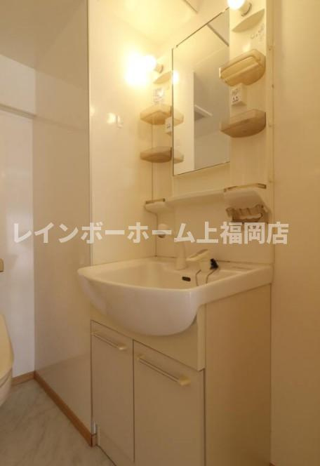 東和プラザAB館の独立洗面台