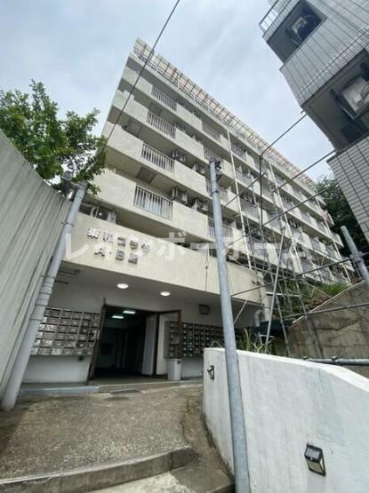 東和プラザAB館の外観