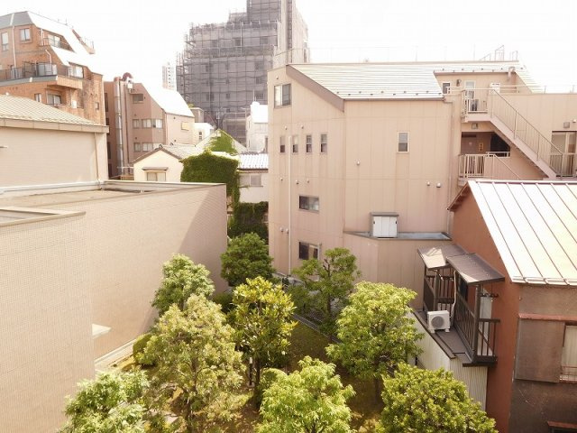 民由社ビルの展望