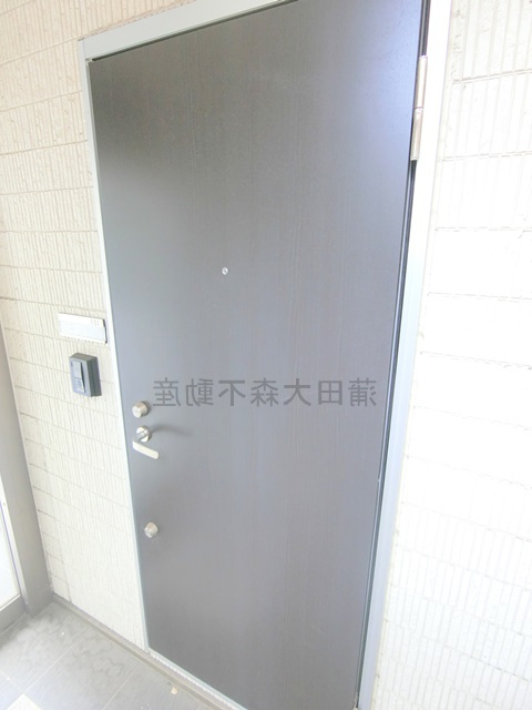 ウェルスクエア蒲田EASTの玄関