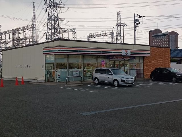 グリーンハイツカワムラの周辺|セブンイレブン中垣内５丁目店様まで400m