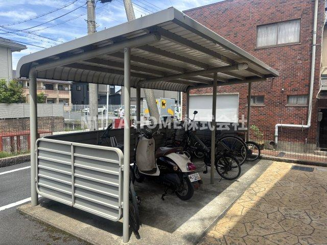 京丹後市峰山町荒山のアパートのその他|屋根付きの駐輪場は無料で使用可能です！