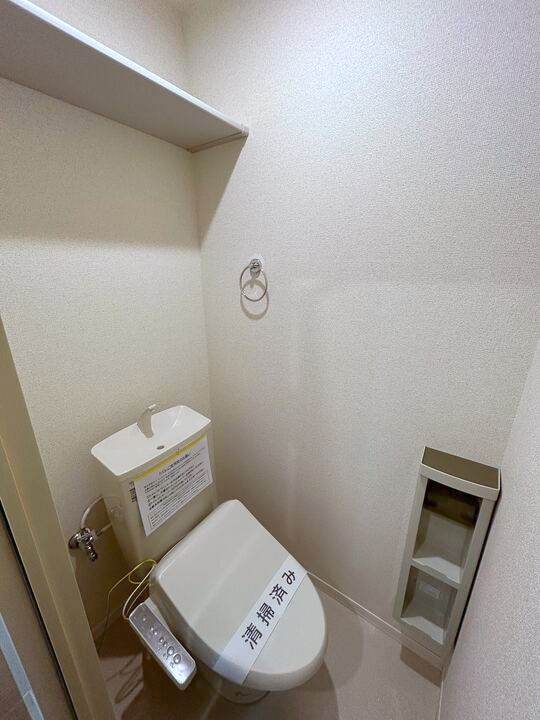 メゾンクレールのトイレ|ゆったりとした空間のトイレです