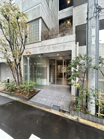 大阪市中央区松屋町の賃貸マンションのエントランス