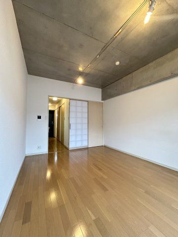 大阪市中央区松屋町の賃貸マンションの居間・リビング