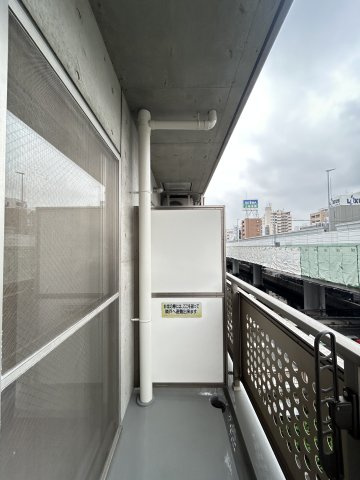 大阪市中央区松屋町の賃貸マンションのバルコニー