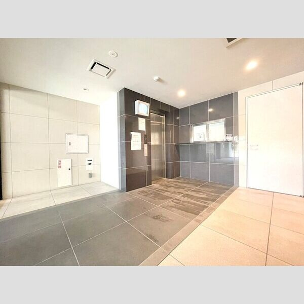 名古屋市中区新栄２丁目の賃貸マンションのロビー