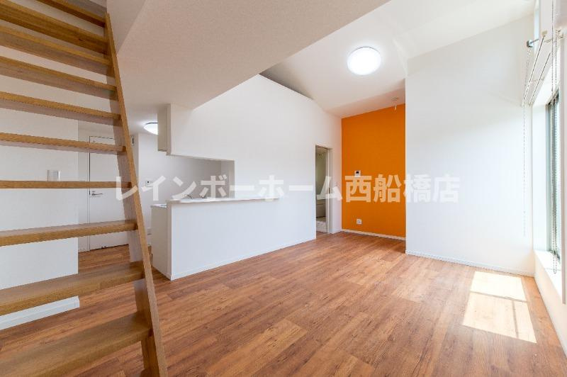 Nishifuna Treehouseの居間・リビング