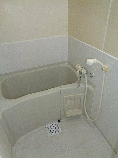 ハイツセイザンの浴室|※別部屋写真です