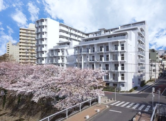 新宿区北新宿４丁目の賃貸マンションの外観