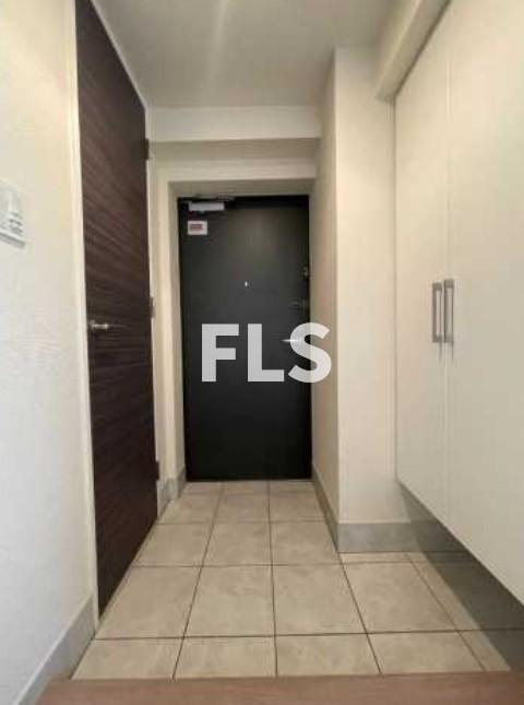新宿区北新宿４丁目の賃貸マンションの玄関