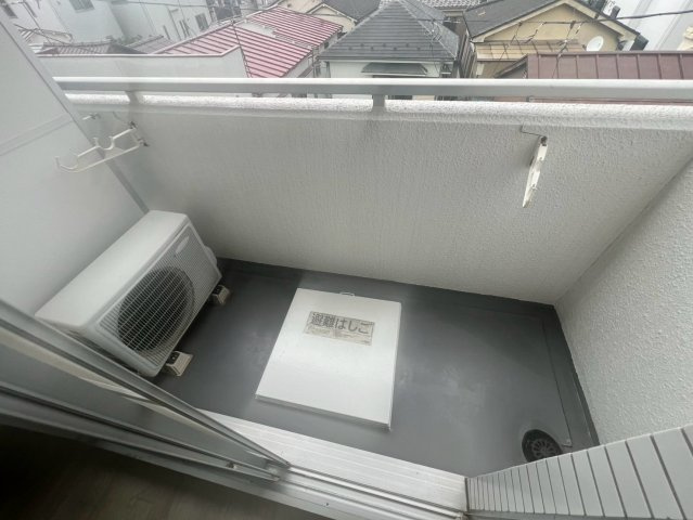 R FIELDS NISHIARAIのバルコニー