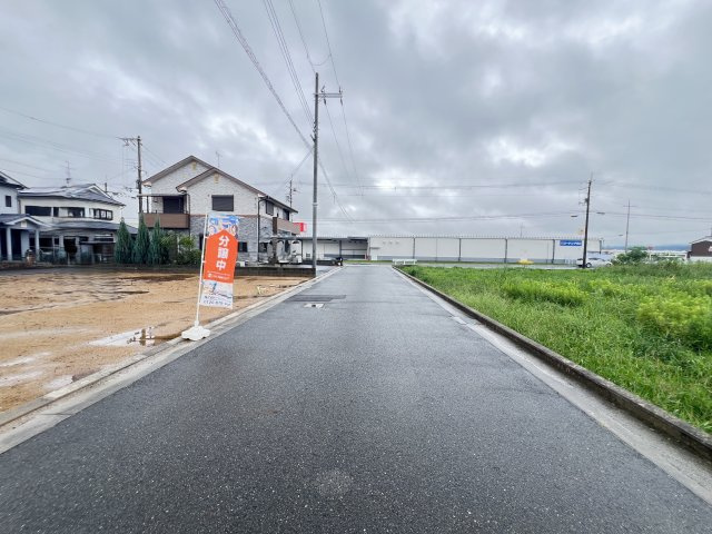 桜井市大福５区画　建築条件なし土地の前面道路含む現地写真