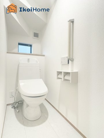 明石市大久保町八木　A号棟　新築戸建のトイレ|◆同社施工例◆1階・2階にウォシュレット、暖房便座、脱臭機能を標準装備のトイレを完備！