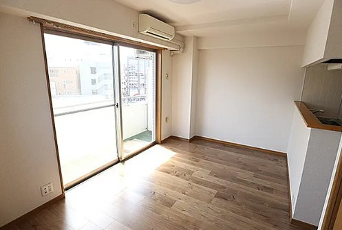 東村山市栄町１丁目の賃貸マンションの居間・リビング