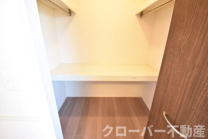 メゾン勝賀 A棟の収納|ウォークインクローゼット