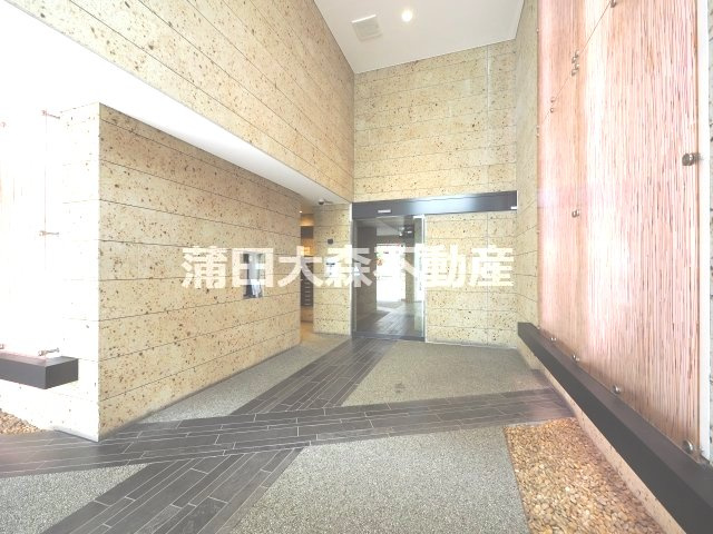 ライジングプレイス大森のエントランス