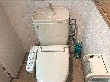 デ・リード日本橋箱崎のトイレ|落ち着いた色調のトイレです