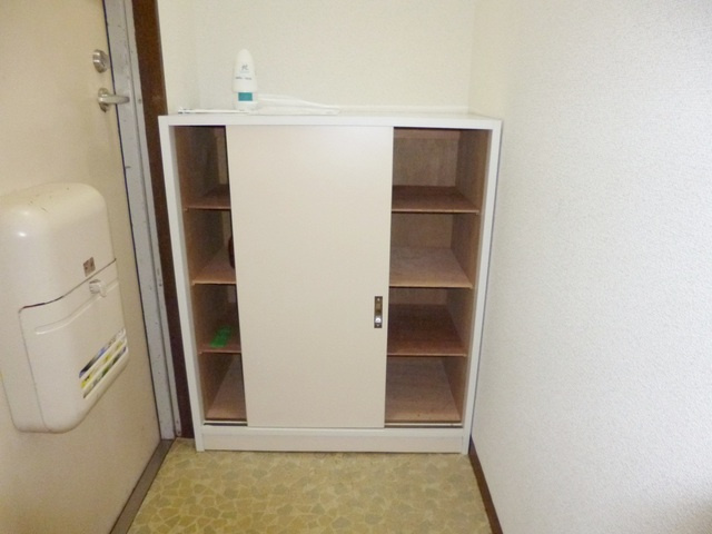 グレイスコートの玄関|下駄箱付いてます。