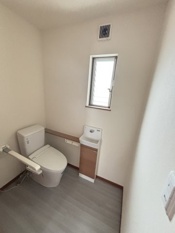 大内御堀貸店舗のトイレ|広々としたトイレです