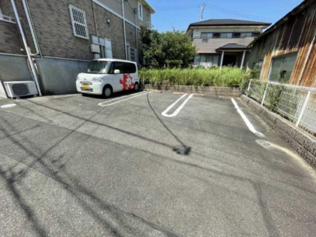 イースタンヒルズの駐車場