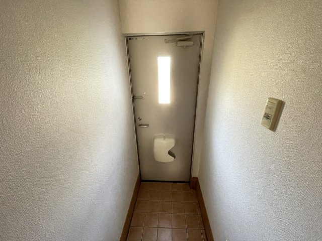 イースタンヒルズの玄関