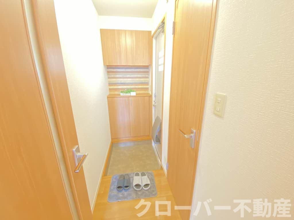 Fe.モデナ A棟の玄関