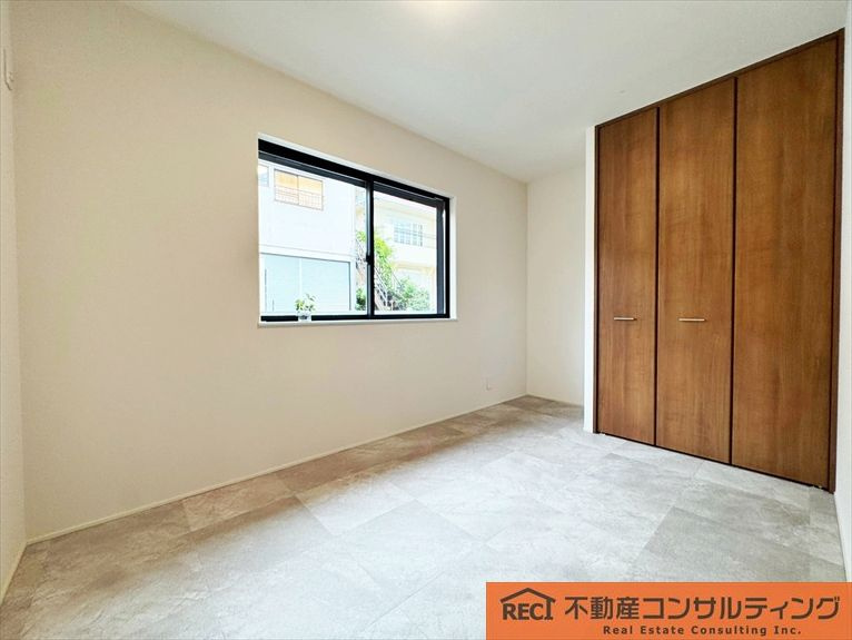 神戸市灘区鶴甲2丁目　中古戸建の洋室