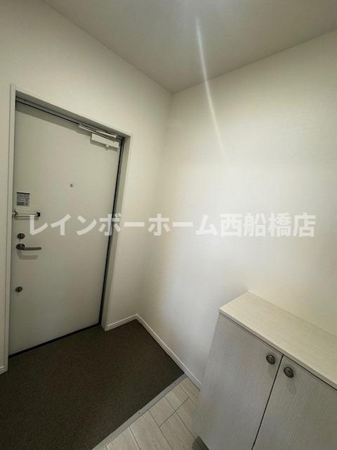 習志野市藤崎１丁目のアパートの玄関