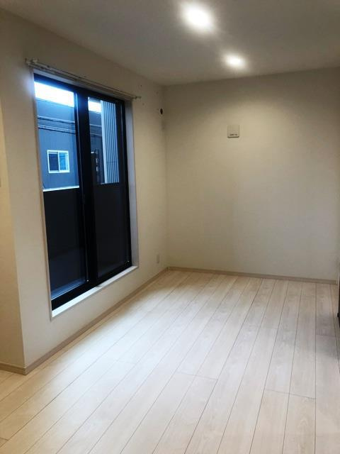 上池田１丁目戸建の居間・リビング|ゆったりとしたリビングです