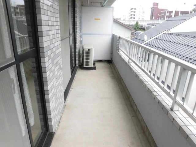 メゾン本庄 のバルコニー