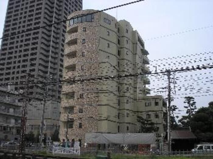 エントピアパレスの外観