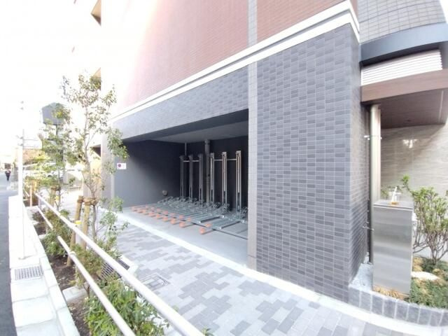 クレイシアＩＤＺ板橋本町アーバンレジデンスのエントランス