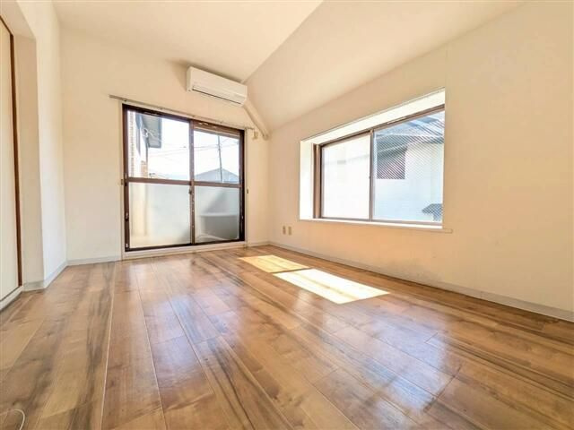 八千代市八千代台北７丁目の賃貸マンションの居間・リビング