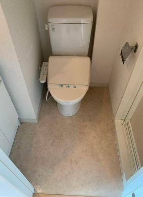 グランフォース町屋のトイレ|落ち着いた色調のトイレです