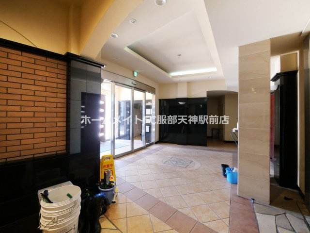 レジディア千里万博公園　仲介手数料無料のロビー