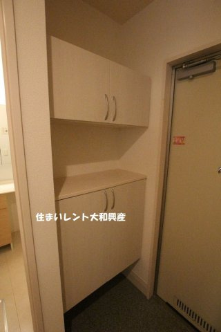 ヴィクトワール弐番館の玄関