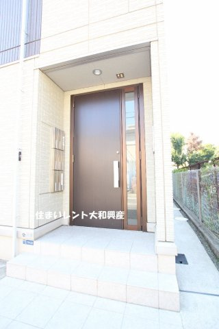ヴィクトワール弐番館のエントランス